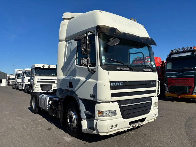 DAF CF 85.410 Spacecab Retarder Euro 5 - Nyergesvontató: 2 kép. DAF CF 85.410 Spacecab Retarder Euro 5 - Nyergesvontató: 2 kép.