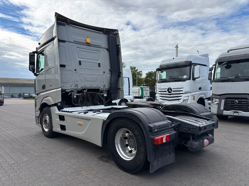 Mercedes-Benz Actros 1848 Big space Euro 6 - Nyergesvontató: 3 kép. Mercedes-Benz Actros 1848 Big space Euro 6 - Nyergesvontató: 3 kép.