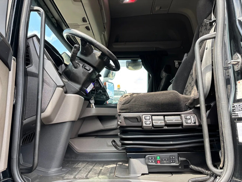 Scania R450 Euro 6 Retarder - Nyergesvontató: 5 kép. Scania R450 Euro 6 Retarder - Nyergesvontató: 5 kép.
