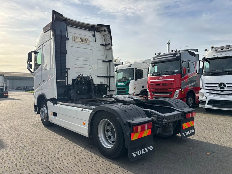 Volvo FH 500 Globetrotter Euro 6 - Nyergesvontató: 3 kép. Volvo FH 500 Globetrotter Euro 6 - Nyergesvontató: 3 kép.