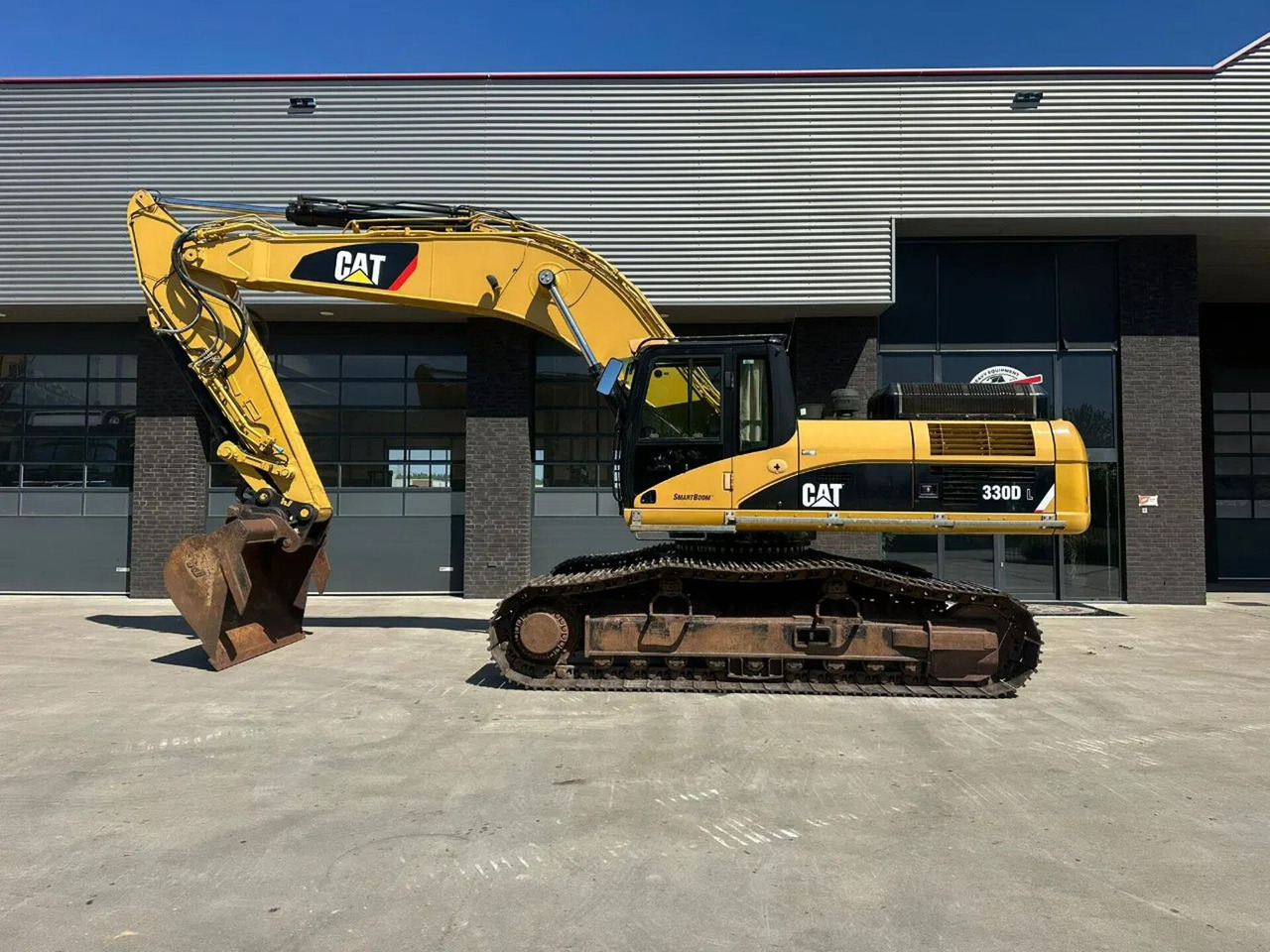 CAT 330D L CRAWLER EXCAVATOR - Lánctalpas kotró: 1 kép. CAT 330D L CRAWLER EXCAVATOR - Lánctalpas kotró: 1 kép.