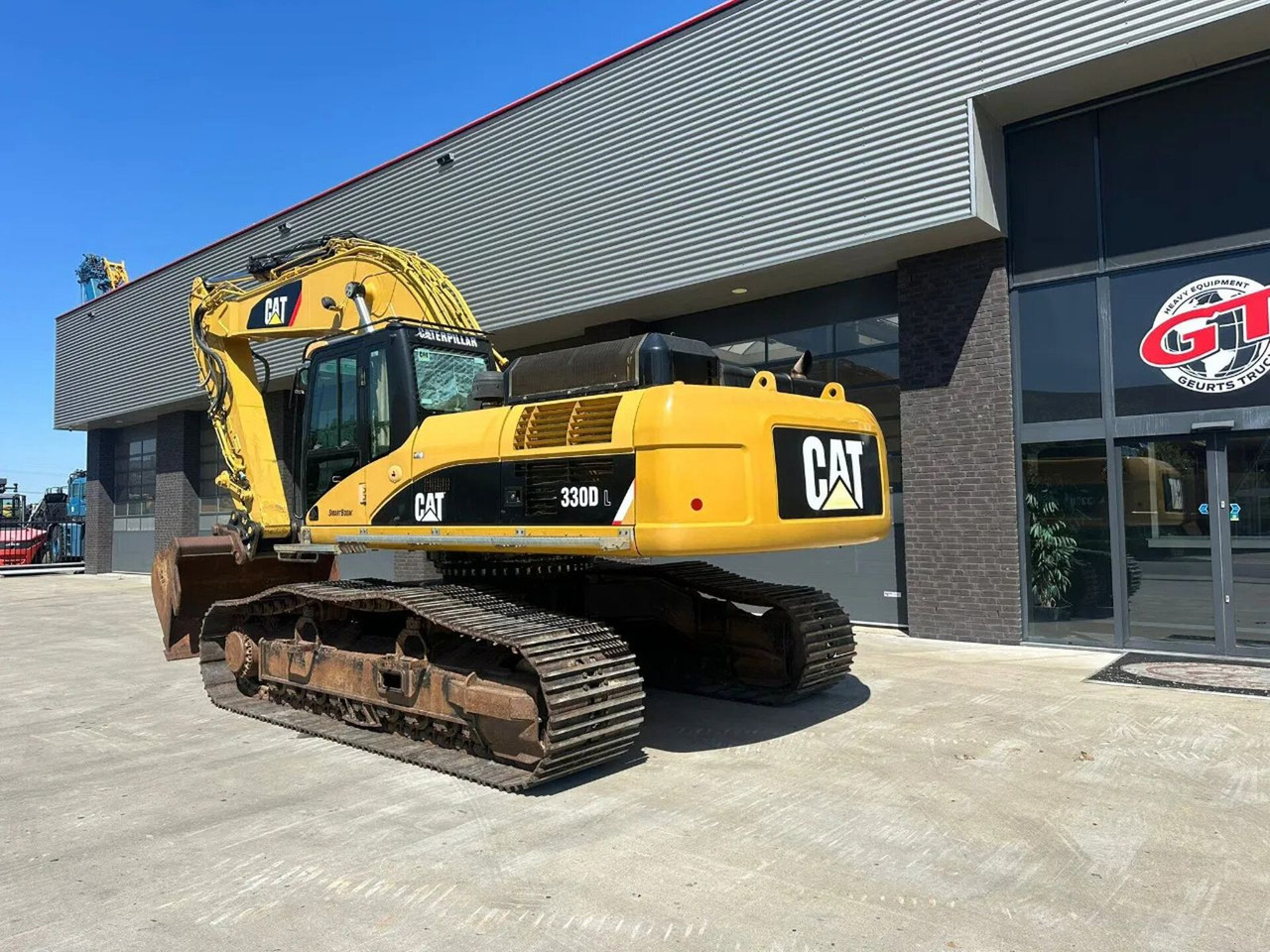 CAT 330D L CRAWLER EXCAVATOR - Lánctalpas kotró: 3 kép. CAT 330D L CRAWLER EXCAVATOR - Lánctalpas kotró: 3 kép.