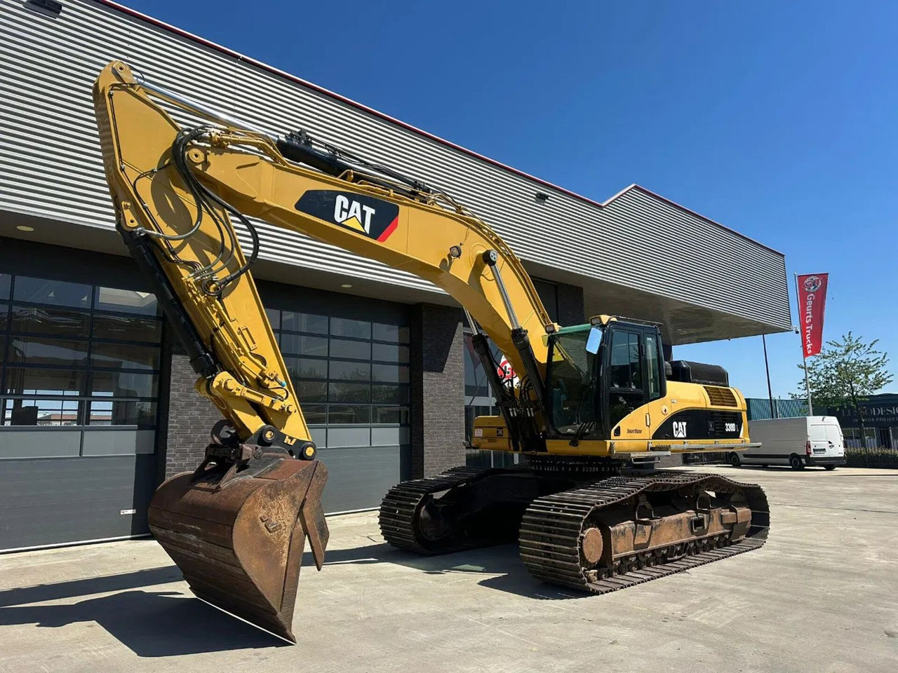 CAT 330D L CRAWLER EXCAVATOR - Lánctalpas kotró: 2 kép. CAT 330D L CRAWLER EXCAVATOR - Lánctalpas kotró: 2 kép.