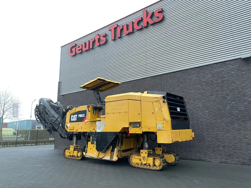 Caterpillar PM622 CRAWLER PROFILER/ASFALTFREESMACHINE/ASPHALTFRÄSEN-MASCHINE - Aszfaltozó gép: 4 kép. Caterpillar PM622 CRAWLER PROFILER/ASFALTFREESMACHINE/ASPHALTFRÄSEN-MASCHINE - Aszfaltozó gép: 4 kép.