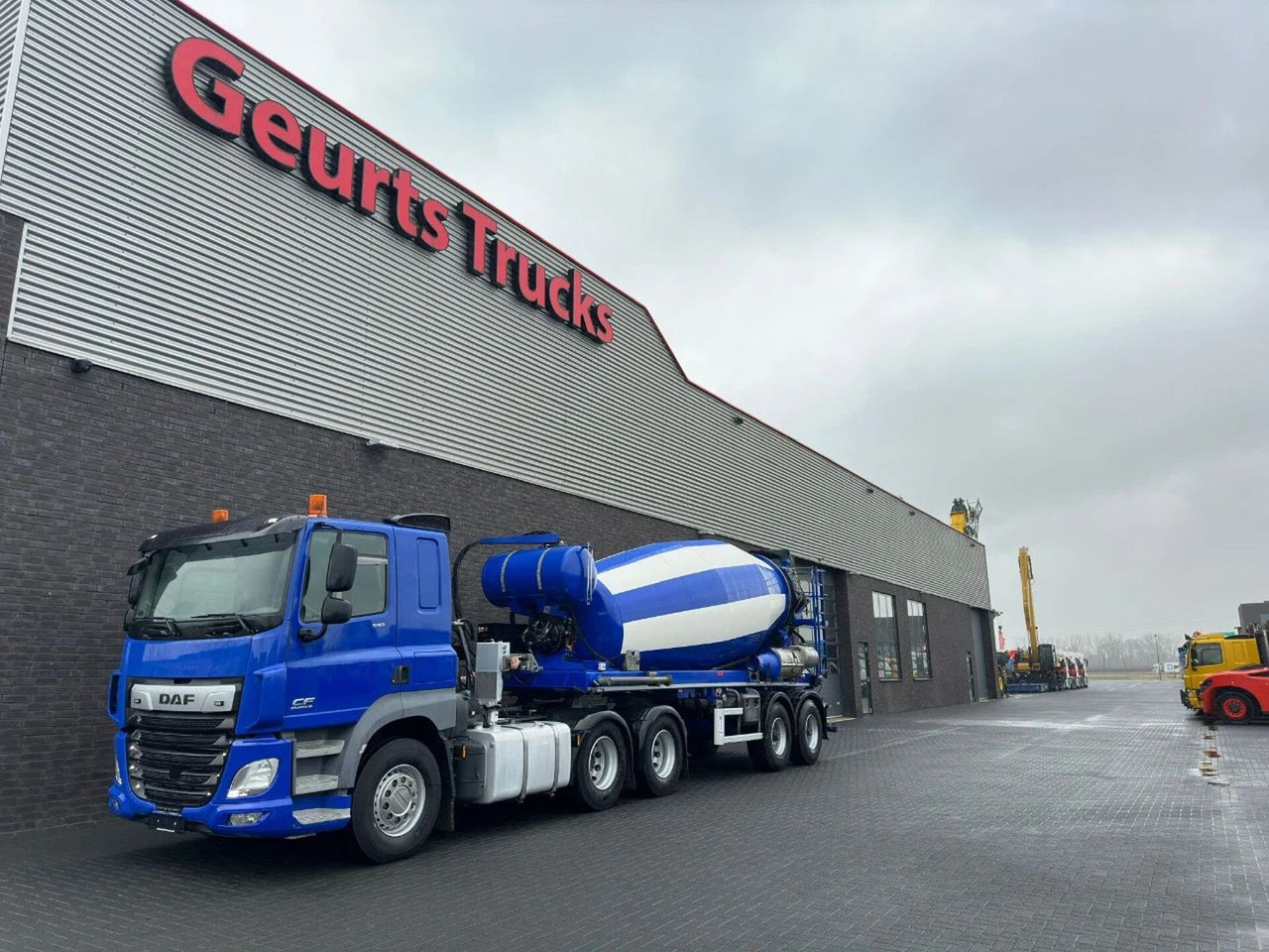 DAF CF 510 6X4 + DE BUF ST2 2-ASSIGE 10M3 CONCRETE M - Betonmixer: 2 kép. DAF CF 510 6X4 + DE BUF ST2 2-ASSIGE 10M3 CONCRETE M - Betonmixer: 2 kép.