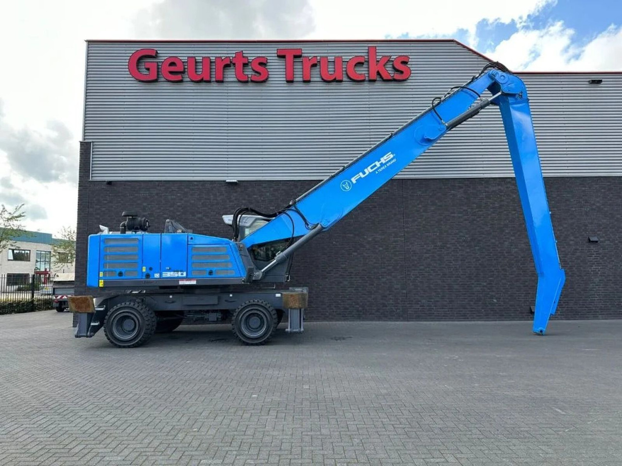 Fuchs MHL 350 MATERIAL HANDLER/UMSCHLAGBAGGER/OVERSLAG - Toronydaru: 5 kép. Fuchs MHL 350 MATERIAL HANDLER/UMSCHLAGBAGGER/OVERSLAG - Toronydaru: 5 kép.