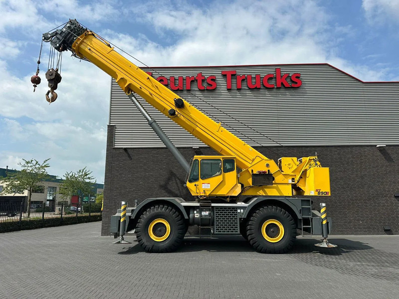 Grove RT890 E ROUGH TERRAIN CRANE + JIB+ 2 x WINCH - Terepjáró mobil daru: 1 kép. Grove RT890 E ROUGH TERRAIN CRANE + JIB+ 2 x WINCH - Terepjáró mobil daru: 1 kép.