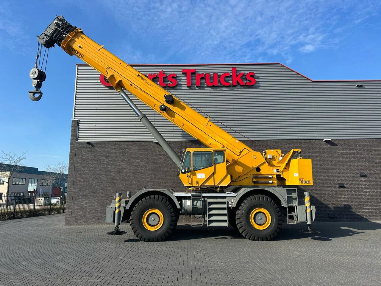 Grove RT890E ROUGH TERRAIN CRANE, CE-markering - Toronydaru: 1 kép. Grove RT890E ROUGH TERRAIN CRANE, CE-markering - Toronydaru: 1 kép.