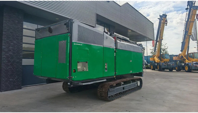 Komptech CRAMBO 6000 MOBILE SLOW-SPEED SHREDDER - Faaprító: 2 kép. Komptech CRAMBO 6000 MOBILE SLOW-SPEED SHREDDER - Faaprító: 2 kép.
