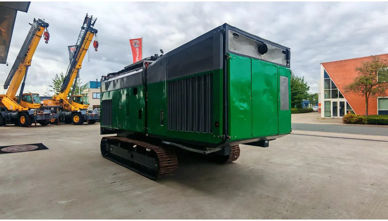 Komptech CRAMBO 6000 MOBILE SLOW-SPEED SHREDDER - Faaprító: 5 kép. Komptech CRAMBO 6000 MOBILE SLOW-SPEED SHREDDER - Faaprító: 5 kép.