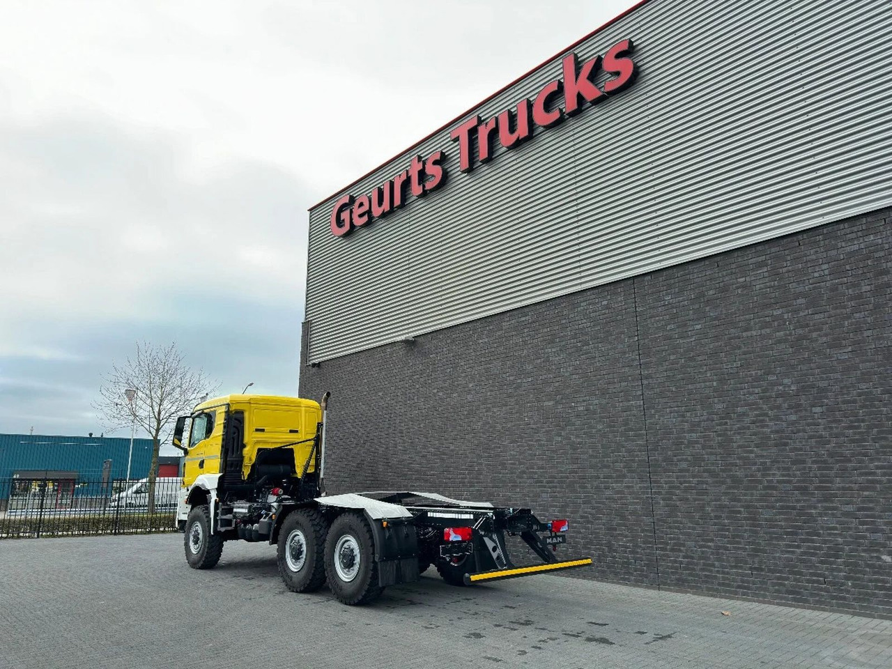 MAN TGS 33.540 6X6 BB CH HEAVY DUTY CHASSIS CABINE/N - Alvaz teherautó: 3 kép. MAN TGS 33.540 6X6 BB CH HEAVY DUTY CHASSIS CABINE/N - Alvaz teherautó: 3 kép.