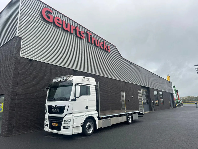 MAN TGX 4X2 LL-U OPRIJWAGEN / MACHINE TRANSPORTER / PLATEAU - Autószállító teherautó: 2 kép. MAN TGX 4X2 LL-U OPRIJWAGEN / MACHINE TRANSPORTER / PLATEAU - Autószállító teherautó: 2 kép.