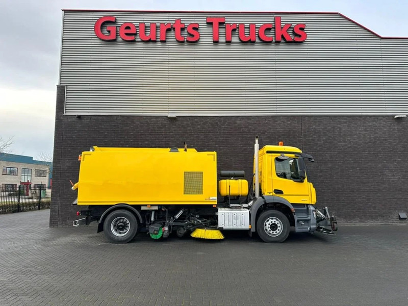 Mercedes-Benz Arocs 1824 4X2 BEAM A9000 SWEEPING TRUCK/ KEHRMASCHINE/VEEGWAGEN/FAHRBAHNREINIGER/AIRPORT CLEANER WITH MAGNET - Utcaseprő gép: 4 kép. Mercedes-Benz Arocs 1824 4X2 BEAM A9000 SWEEPING TRUCK/ KEHRMASCHINE/VEEGWAGEN/FAHRBAHNREINIGER/AIRPORT CLEANER WITH MAGNET - Utcaseprő gép: 4 kép.