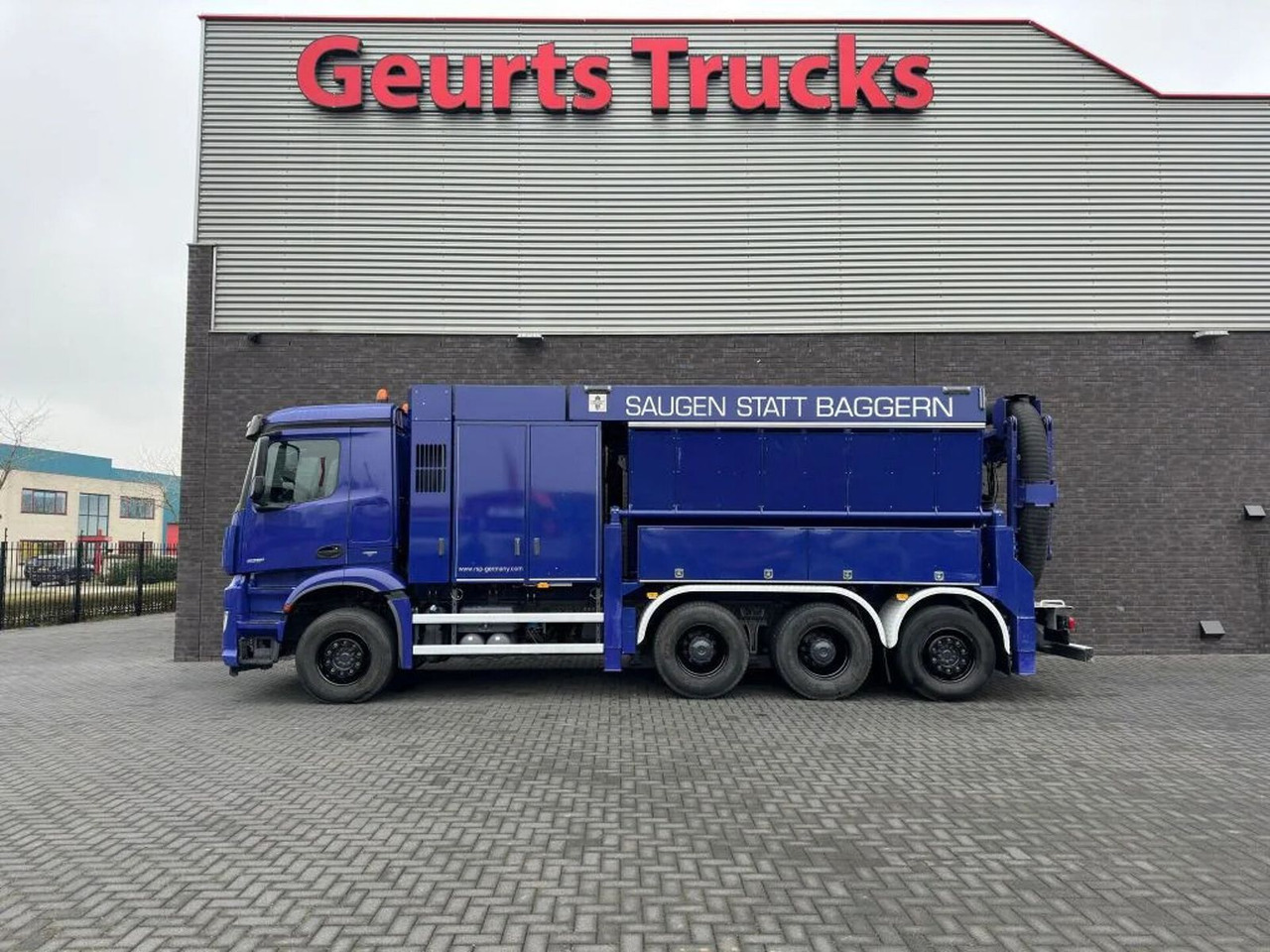 Mercedes-Benz Arocs 3251 8X4 RSP ESE 6 RD 8000 SAUGBAGGER/SUCT - Szippantós autó: 1 kép. Mercedes-Benz Arocs 3251 8X4 RSP ESE 6 RD 8000 SAUGBAGGER/SUCT - Szippantós autó: 1 kép.
