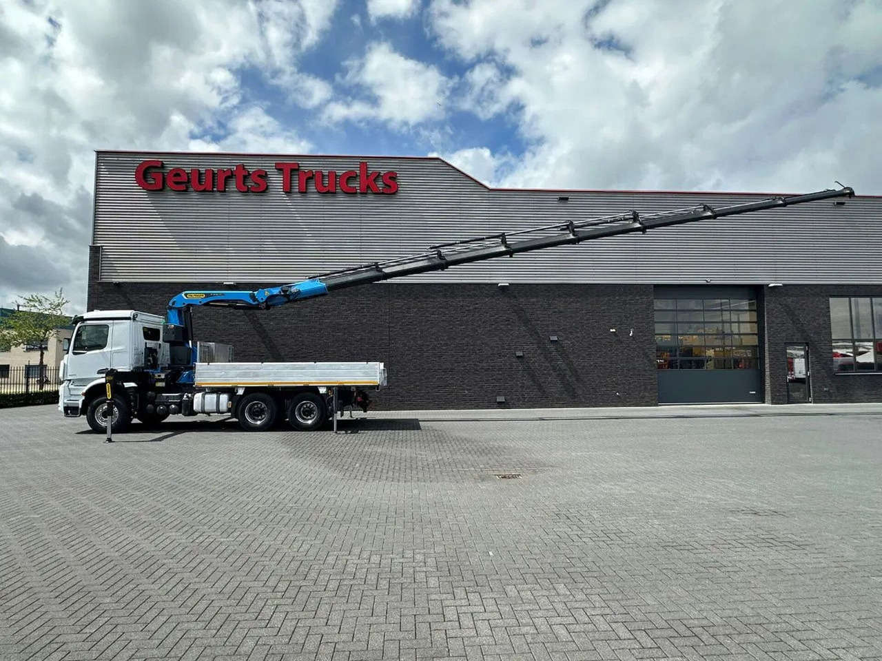 Mercedes-Benz Arocs 3351 963-2-E 6X4 KIPPER / TIPPER + PALFING - Darus autó: 5 kép. Mercedes-Benz Arocs 3351 963-2-E 6X4 KIPPER / TIPPER + PALFING - Darus autó: 5 kép.