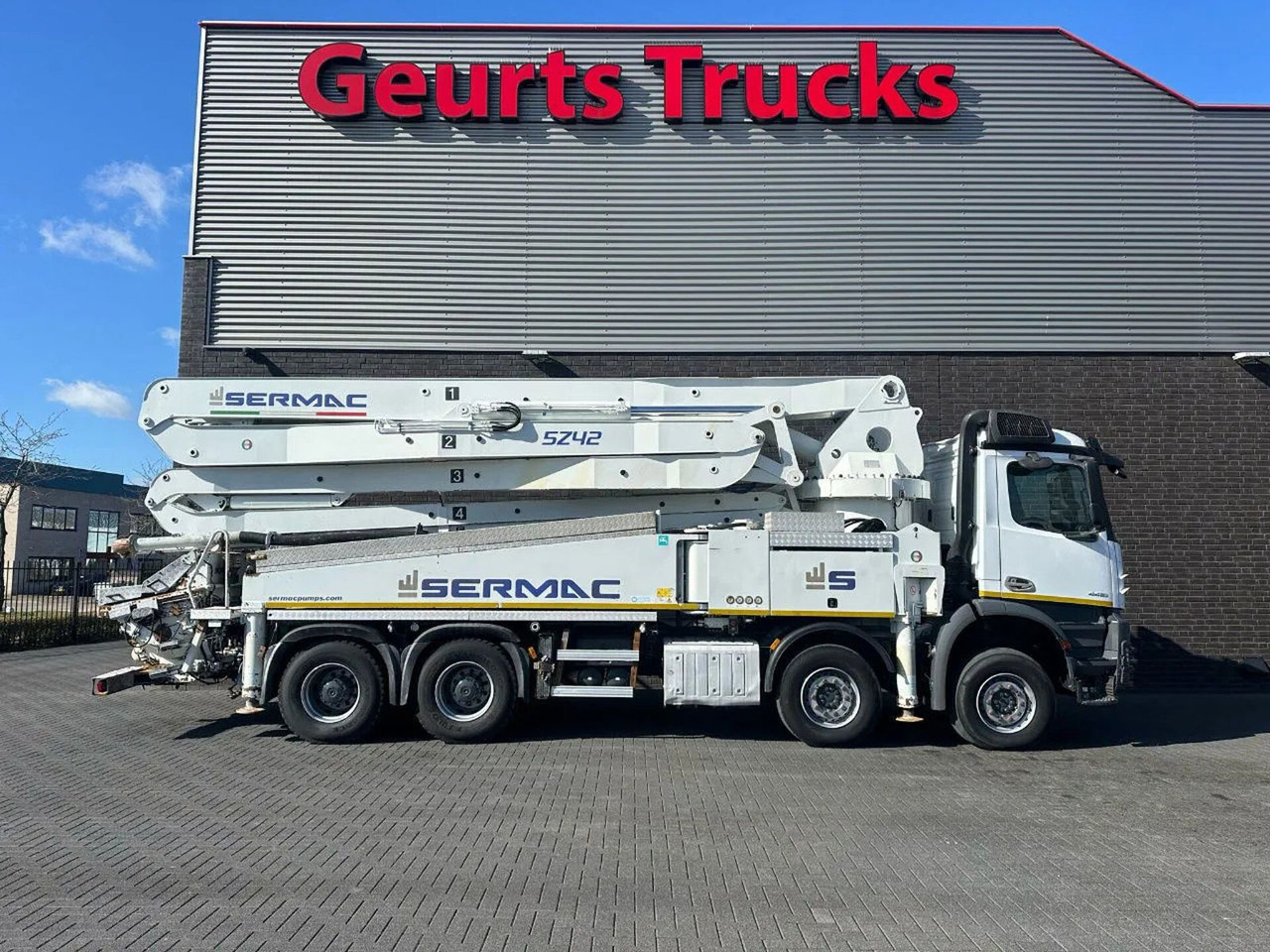 Mercedes-Benz Arocs 4451 8X4 + SERMAC 5Z42 BETONPOMP/BETONPUMP - Betonpumpa: 4 kép. Mercedes-Benz Arocs 4451 8X4 + SERMAC 5Z42 BETONPOMP/BETONPUMP - Betonpumpa: 4 kép.