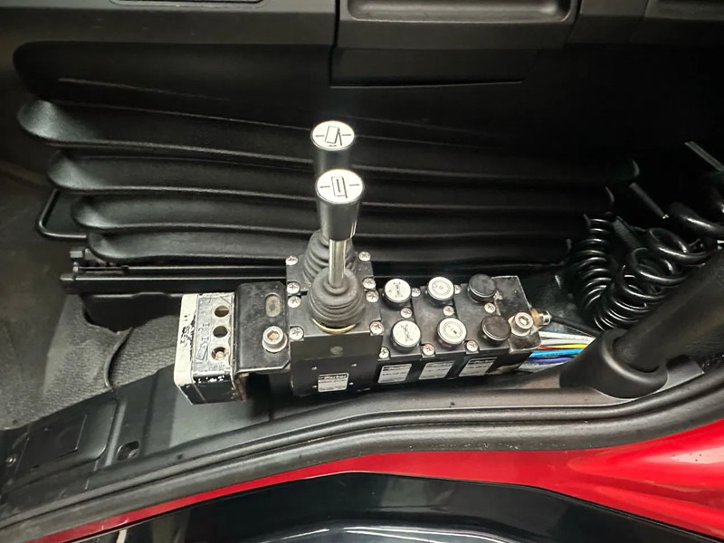 Teherautó - kábelrendszer Mercedes-Benz Arocs 8X4 VDL S-30-6600 HAAKARMSYSTEEM/ABROLLKIPPER/HOOKLIFT: 14 kép. Teherautó - kábelrendszer Mercedes-Benz Arocs 8X4 VDL S-30-6600 HAAKARMSYSTEEM/ABROLLKIPPER/HOOKLIFT: 14 kép.