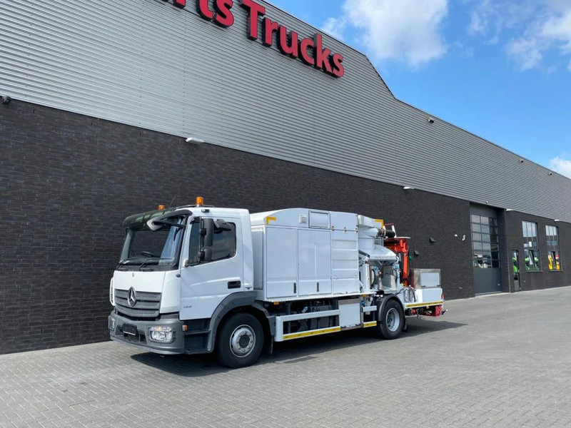 Mercedes-Benz Atego 1324 4X2 RHD + RSP ESE 13/H SAUGBAGGER/SUCTIONEXCAVATOR/GRONDZUIGER - Szippantós autó: 2 kép. Mercedes-Benz Atego 1324 4X2 RHD + RSP ESE 13/H SAUGBAGGER/SUCTIONEXCAVATOR/GRONDZUIGER - Szippantós autó: 2 kép.