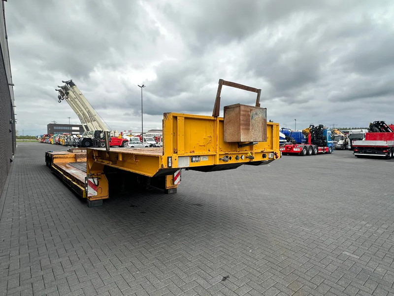 Nooteboom EURO-48-03 DIEPLADER / TIEFLADER / LOW LOADER MET HYDRAULISCH VERING EN STUURASSEN - Félpótkocsi mélybölcsős: 4 kép. Nooteboom EURO-48-03 DIEPLADER / TIEFLADER / LOW LOADER MET HYDRAULISCH VERING EN STUURASSEN - Félpótkocsi mélybölcsős: 4 kép.