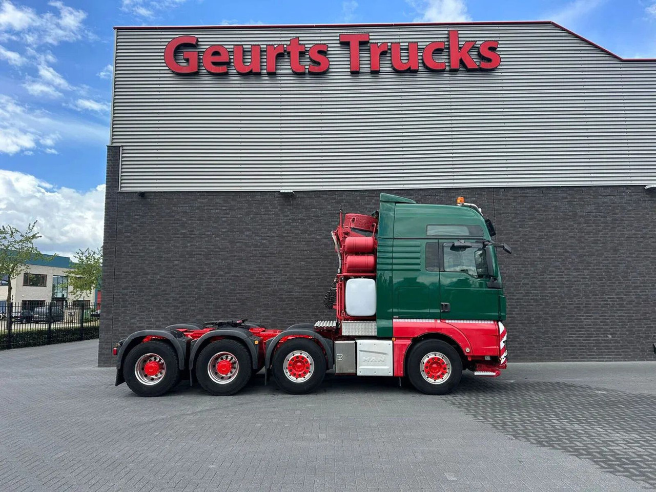 MAN TGX 41.640 8X4/4 BBS HEAVY DUTY TRACTOR 500 TONS - Nyergesvontató: 4 kép. MAN TGX 41.640 8X4/4 BBS HEAVY DUTY TRACTOR 500 TONS - Nyergesvontató: 4 kép.