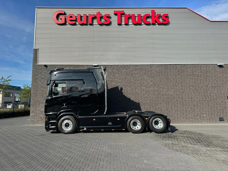 Scania S660 V8 6X2 LONGLINE SPECIAL INTERIOR BUFFL TREKKER MET HYDRAULIEK / SATTELZUG / TRACTOR UNIT / CAMIÓN - Nyergesvontató: 1 kép. Scania S660 V8 6X2 LONGLINE SPECIAL INTERIOR BUFFL TREKKER MET HYDRAULIEK / SATTELZUG / TRACTOR UNIT / CAMIÓN - Nyergesvontató: 1 kép.