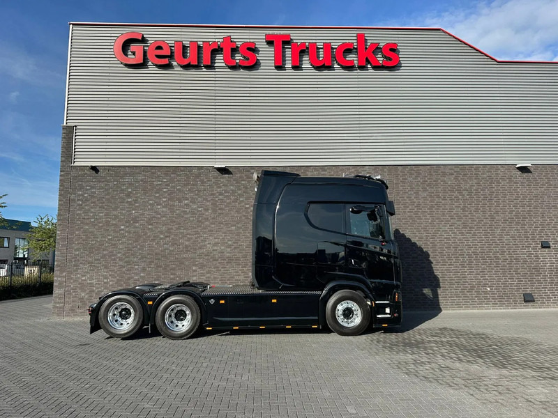 Scania S660 V8 6X2 LONGLINE SPECIAL INTERIOR BUFFL TREKKER MET HYDRAULIEK / SATTELZUG / TRACTOR UNIT / CAMIÓN - Nyergesvontató: 4 kép. Scania S660 V8 6X2 LONGLINE SPECIAL INTERIOR BUFFL TREKKER MET HYDRAULIEK / SATTELZUG / TRACTOR UNIT / CAMIÓN - Nyergesvontató: 4 kép.