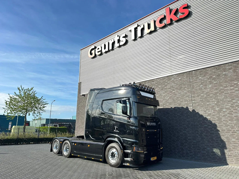 Scania S660 V8 6X2 LONGLINE SPECIAL INTERIOR BUFFL TREKKER MET HYDRAULIEK / SATTELZUG / TRACTOR UNIT / CAMIÓN - Nyergesvontató: 5 kép. Scania S660 V8 6X2 LONGLINE SPECIAL INTERIOR BUFFL TREKKER MET HYDRAULIEK / SATTELZUG / TRACTOR UNIT / CAMIÓN - Nyergesvontató: 5 kép.
