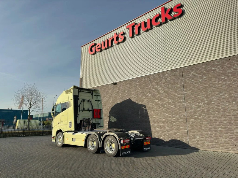 Volvo FH 16.750 6X4 XXL CABINE TREKKER/SZM/TRACTOR - Nyergesvontató: 3 kép. Volvo FH 16.750 6X4 XXL CABINE TREKKER/SZM/TRACTOR - Nyergesvontató: 3 kép.