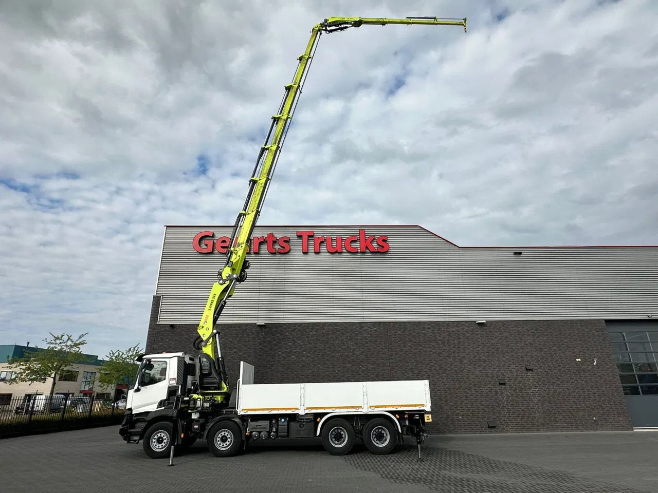 Renault C460 8X4 + HIAB X-HIPRO 548 E-7 MET JIB KRAAN / - Darus autó: 4 kép. Renault C460 8X4 + HIAB X-HIPRO 548 E-7 MET JIB KRAAN / - Darus autó: 4 kép.