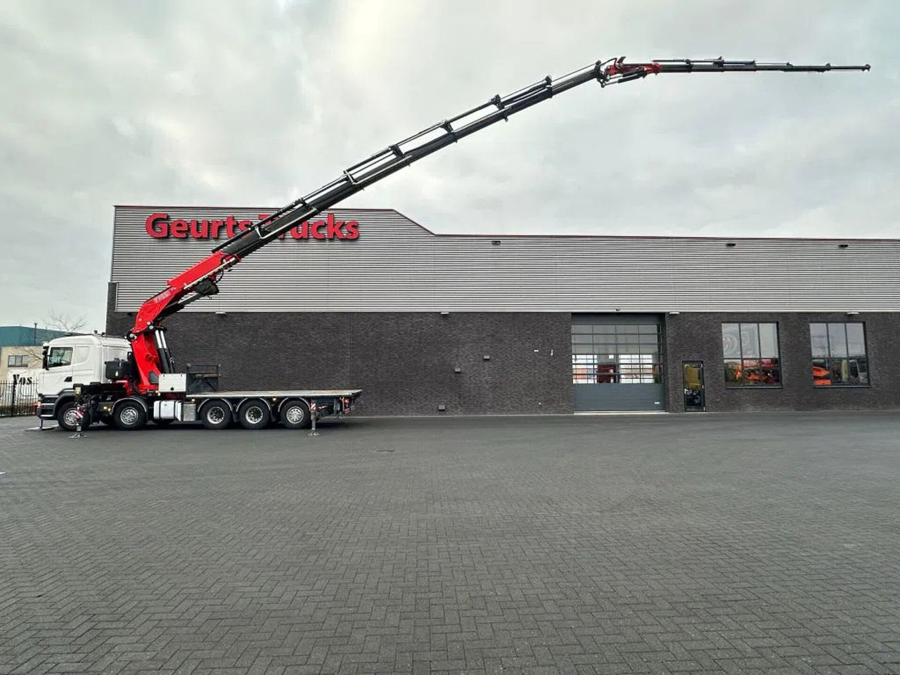 Scania R520 V8 10X4 TRIDEM + F1650RA.2.28 + JIB L816 KR - Darus autó: 1 kép. Scania R520 V8 10X4 TRIDEM + F1650RA.2.28 + JIB L816 KR - Darus autó: 1 kép.