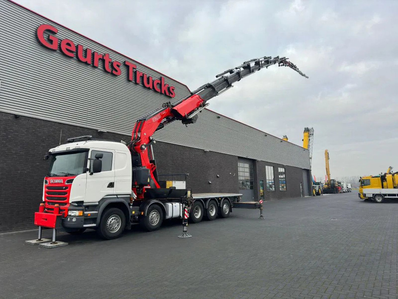 Scania R520 V8 10X4 TRIDEM + F1650RA.2.28 + JIB L816 KR - Darus autó: 2 kép. Scania R520 V8 10X4 TRIDEM + F1650RA.2.28 + JIB L816 KR - Darus autó: 2 kép.