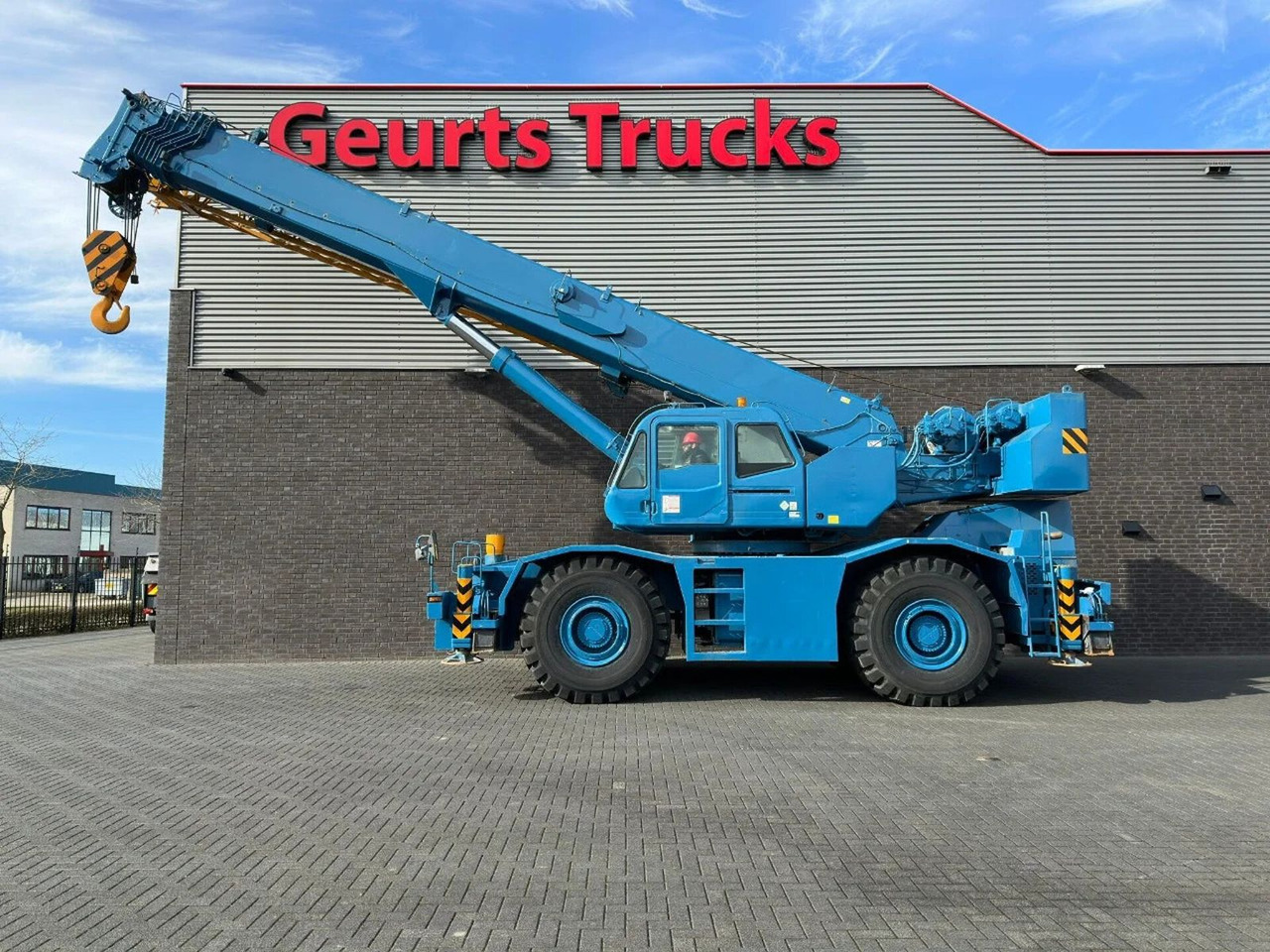 Tadano GR-700E-1-00211 + JIB ROUGH TERRAIN CRANE - Toronydaru: 1 kép. Tadano GR-700E-1-00211 + JIB ROUGH TERRAIN CRANE - Toronydaru: 1 kép.