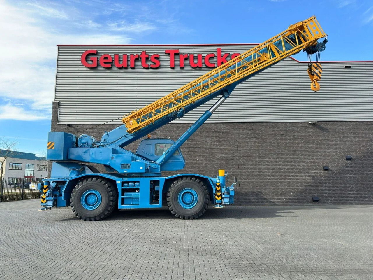 Tadano GR-700E-1-00211 + JIB ROUGH TERRAIN CRANE - Toronydaru: 4 kép. Tadano GR-700E-1-00211 + JIB ROUGH TERRAIN CRANE - Toronydaru: 4 kép.