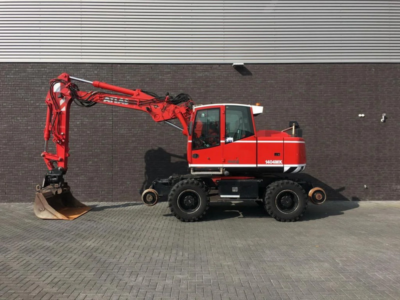 Terex TW 160 SR RAILWAY EXAVATOR - Gumikerekes kotró: 1 kép. Terex TW 160 SR RAILWAY EXAVATOR - Gumikerekes kotró: 1 kép.