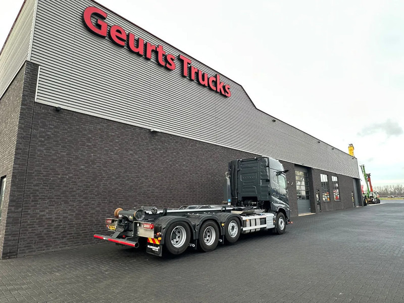 Volvo FH 540 8X2 TRIPLE VDL S30-6700 HAAKARMSYSTEEM / ABROLLKIPPER / HOOKLIFT - Horgos rakodó teherautó: 5 kép. Volvo FH 540 8X2 TRIPLE VDL S30-6700 HAAKARMSYSTEEM / ABROLLKIPPER / HOOKLIFT - Horgos rakodó teherautó: 5 kép.