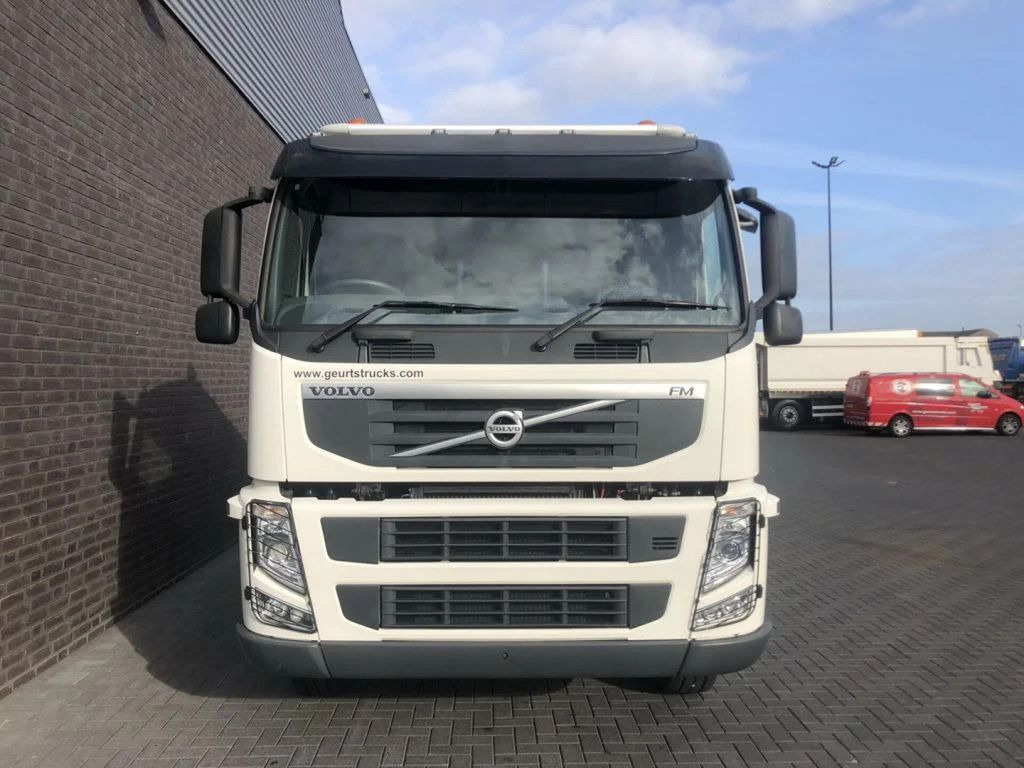 Volvo FM 370 6X4 CARGO TRUCK RHD UNUSED - Platós teherautó: 5 kép. Volvo FM 370 6X4 CARGO TRUCK RHD UNUSED - Platós teherautó: 5 kép.