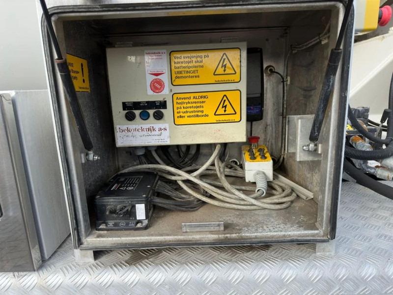 Betonmixer Volvo FM 410 8X4 + STETTER 9 M3 MIXER/MISCHER + THEAM 15 M TRANSPORTBAND/BELT: 17 kép. Betonmixer Volvo FM 410 8X4 + STETTER 9 M3 MIXER/MISCHER + THEAM 15 M TRANSPORTBAND/BELT: 17 kép.