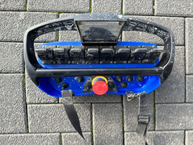 Betonmixer Volvo FM 410 8X4 + STETTER 9 M3 MIXER/MISCHER + THEAM 15 M TRANSPORTBAND/BELT: 18 kép. Betonmixer Volvo FM 410 8X4 + STETTER 9 M3 MIXER/MISCHER + THEAM 15 M TRANSPORTBAND/BELT: 18 kép.