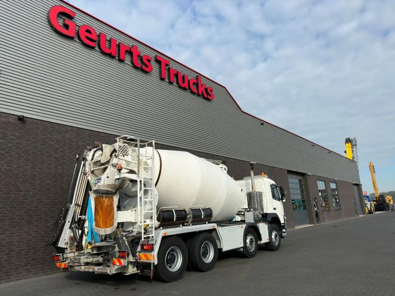 Volvo FM 410 8X4 + STETTER 9 M3 MIXER/MISCHER + THEAM - Betonmixer: 5 kép. Volvo FM 410 8X4 + STETTER 9 M3 MIXER/MISCHER + THEAM - Betonmixer: 5 kép.