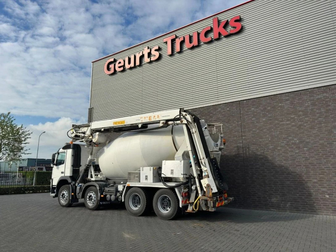 Volvo FM 410 8X4 + STETTER 9 M3 MIXER/MISCHER + THEAM - Betonmixer: 3 kép. Volvo FM 410 8X4 + STETTER 9 M3 MIXER/MISCHER + THEAM - Betonmixer: 3 kép.