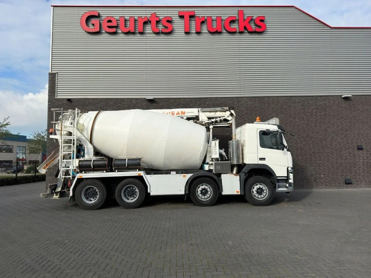 Volvo FM 410 8X4 + STETTER 9 M3 MIXER/MISCHER + THEAM - Betonmixer: 4 kép. Volvo FM 410 8X4 + STETTER 9 M3 MIXER/MISCHER + THEAM - Betonmixer: 4 kép.