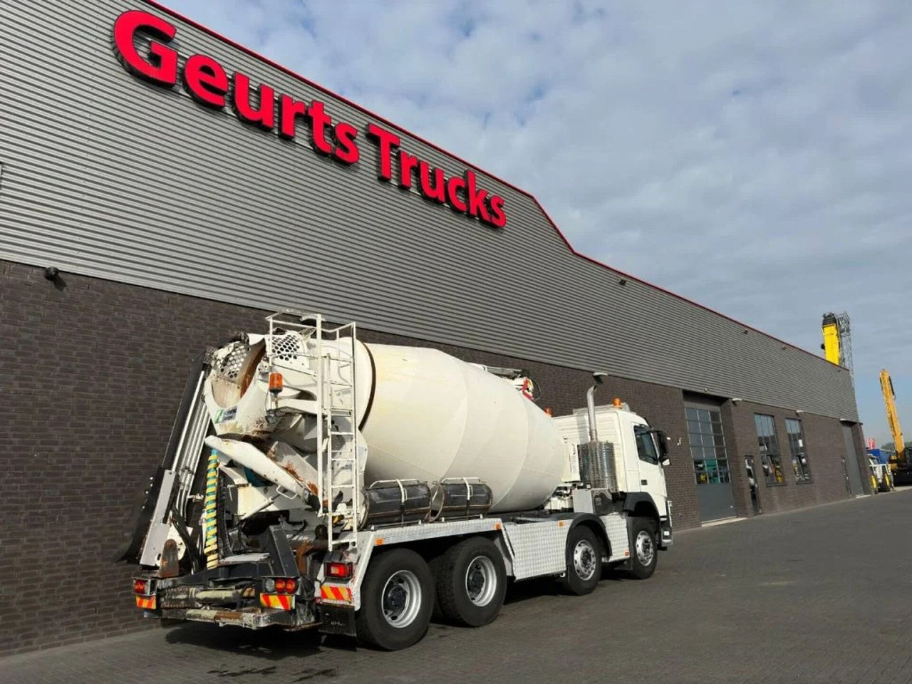 Volvo FM 410 8X4 + STETTER 9 M3 MIXER/MISCHER + THEAM - Betonmixer: 5 kép. Volvo FM 410 8X4 + STETTER 9 M3 MIXER/MISCHER + THEAM - Betonmixer: 5 kép.