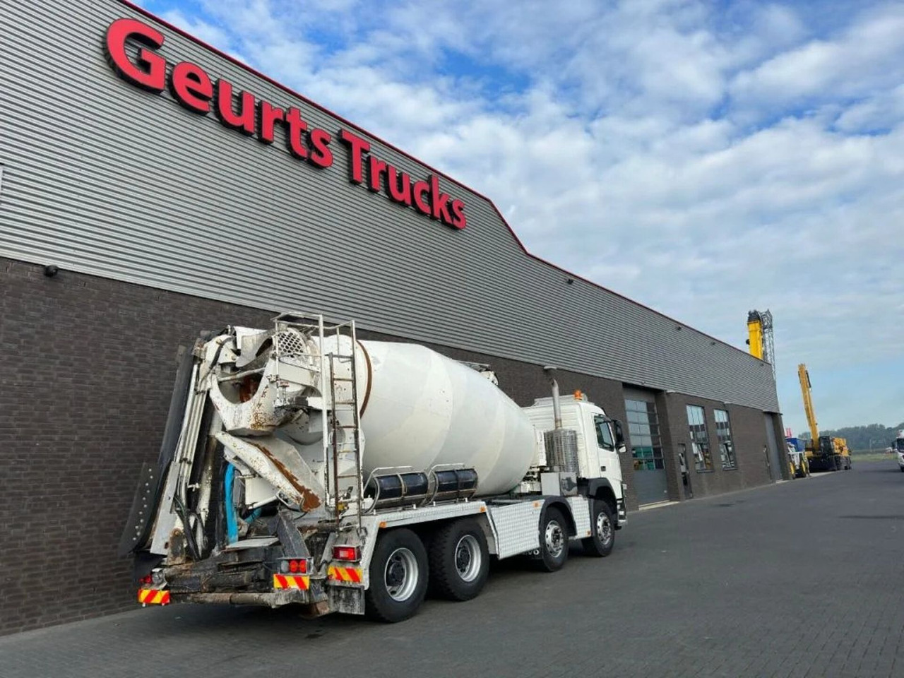 Volvo FM 410 8X4 + STETTER 9 M3 MIXER/MISCHER + THEAM - Betonmixer: 5 kép. Volvo FM 410 8X4 + STETTER 9 M3 MIXER/MISCHER + THEAM - Betonmixer: 5 kép.