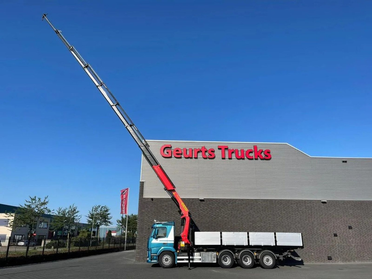 Volvo FM 500 8X4 TRIDEM + PALFINGER PK 27001-EH G KRAA - Darus autó: 4 kép. Volvo FM 500 8X4 TRIDEM + PALFINGER PK 27001-EH G KRAA - Darus autó: 4 kép.
