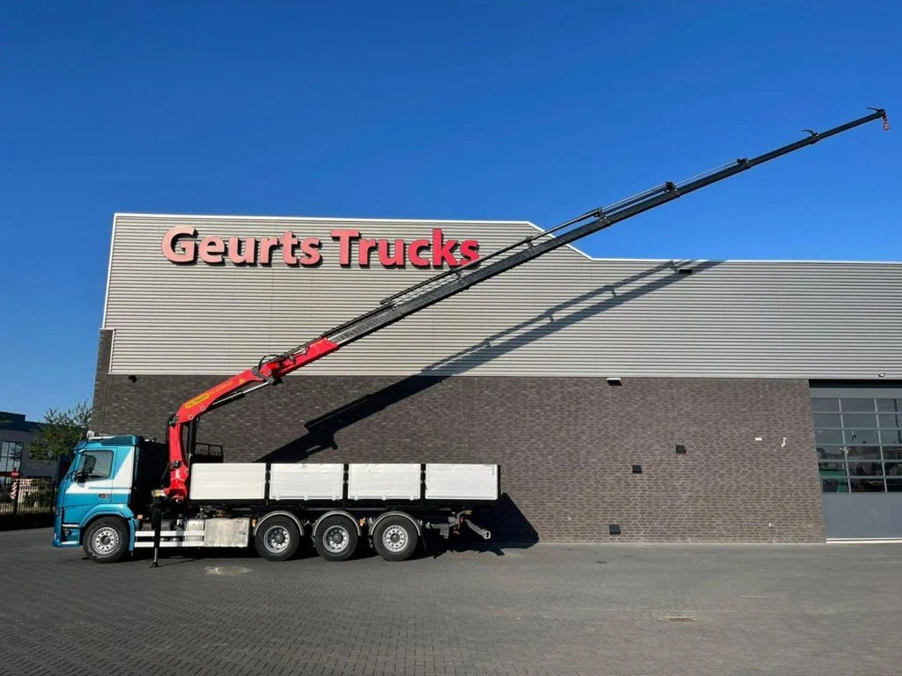 Volvo FM 500 8X4 TRIDEM + PALFINGER PK 27001-EH G KRAA - Darus autó: 3 kép. Volvo FM 500 8X4 TRIDEM + PALFINGER PK 27001-EH G KRAA - Darus autó: 3 kép.