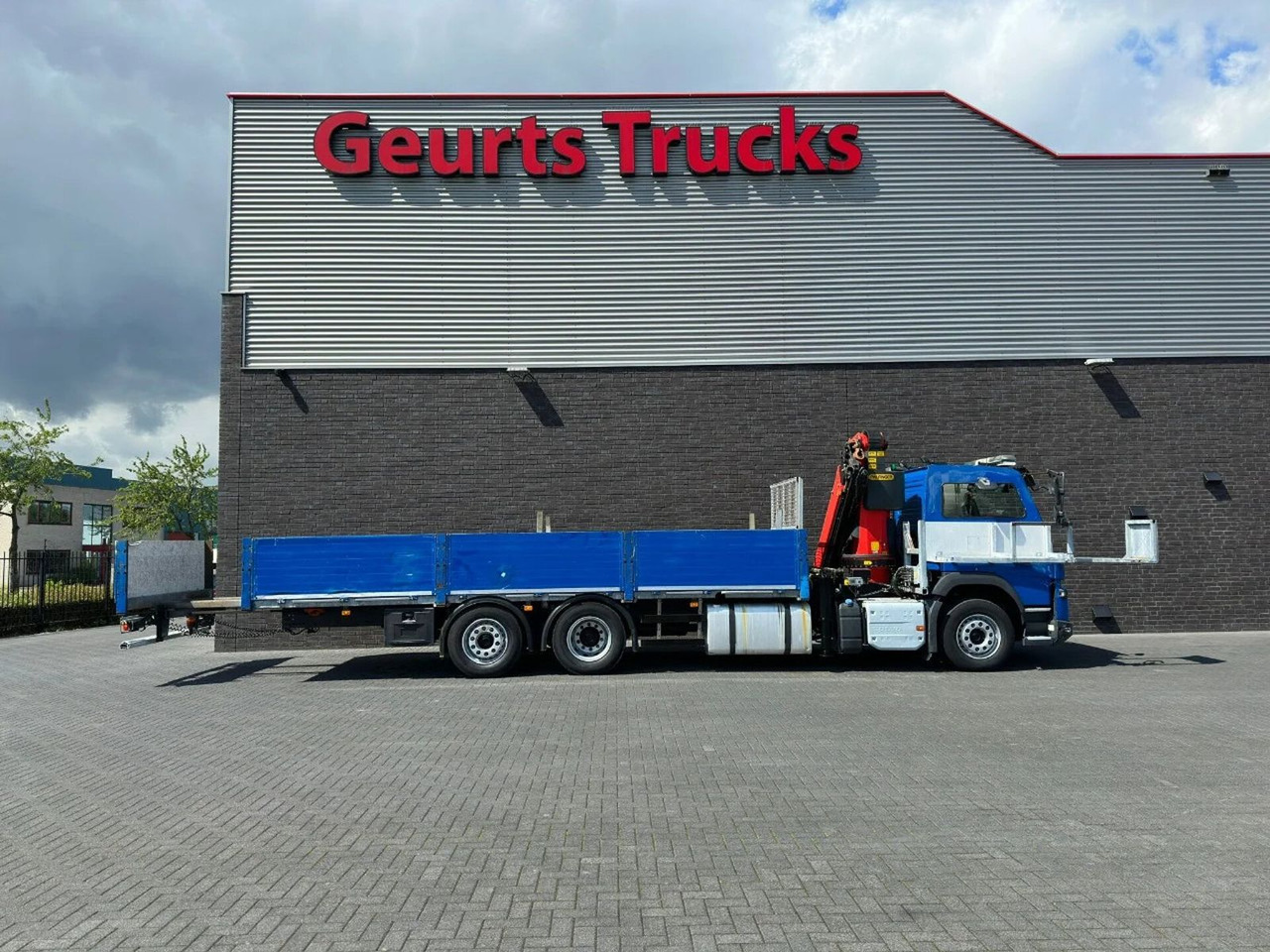 Volvo FMX 420 6X2 + PALFINGER PK 23002-SH C KRAAN/KRAN - Darus autó: 2 kép. Volvo FMX 420 6X2 + PALFINGER PK 23002-SH C KRAAN/KRAN - Darus autó: 2 kép.
