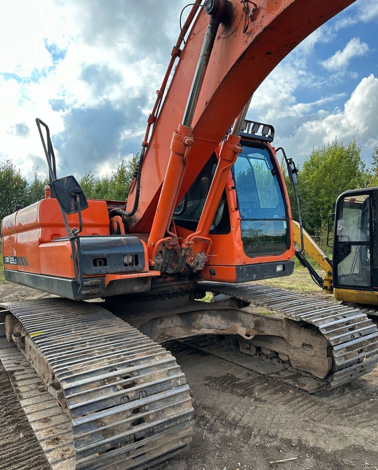 DOOSAN DX 225 LC - Lánctalpas kotró: 1 kép. DOOSAN DX 225 LC - Lánctalpas kotró: 1 kép.