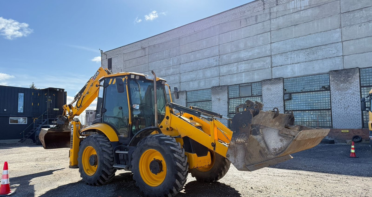 JCB 4CX - Kotrórakodó: 5 kép. JCB 4CX - Kotrórakodó: 5 kép.
