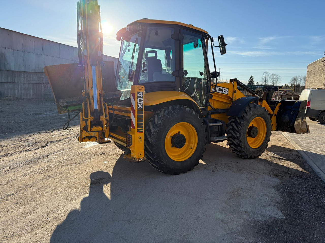 JCB 4cx jostic - Kotrórakodó: 3 kép. JCB 4cx jostic - Kotrórakodó: 3 kép.