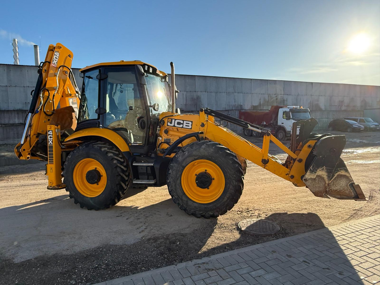 JCB 4cx jostic - Kotrórakodó: 1 kép. JCB 4cx jostic - Kotrórakodó: 1 kép.